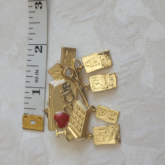 VTG Danecraft I Love To Clip Hairdressers Dangly Scissors Roller Papers brooch - Picture 4 of 4